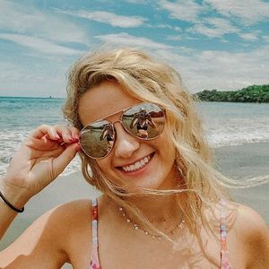 Meet your Posher, Madison